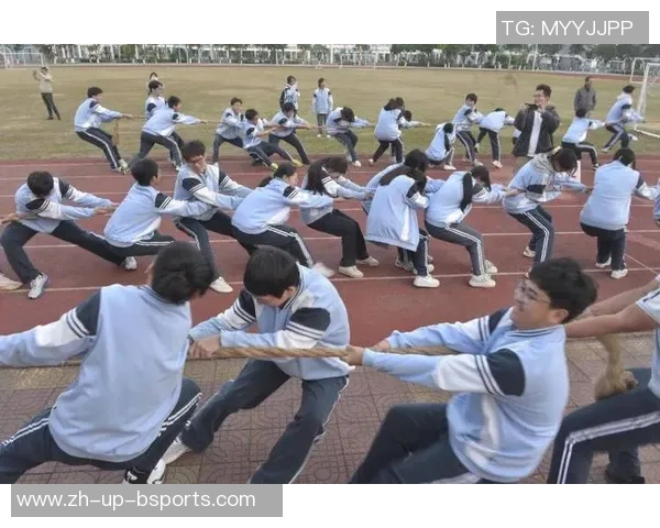 激情四溢的足球操比赛展现团队协作与青春活力的精彩瞬间 激情四溢的足球操比赛展现团队协作与青春活力的精彩瞬间